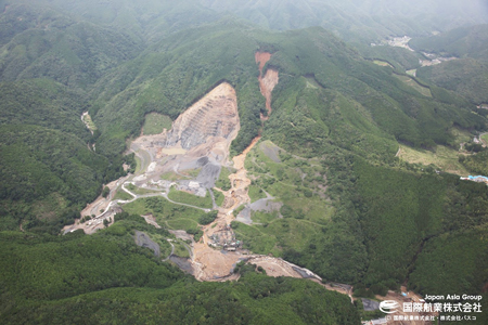 令和2年7月豪雨発災後の熊本県葦北郡の空中写真