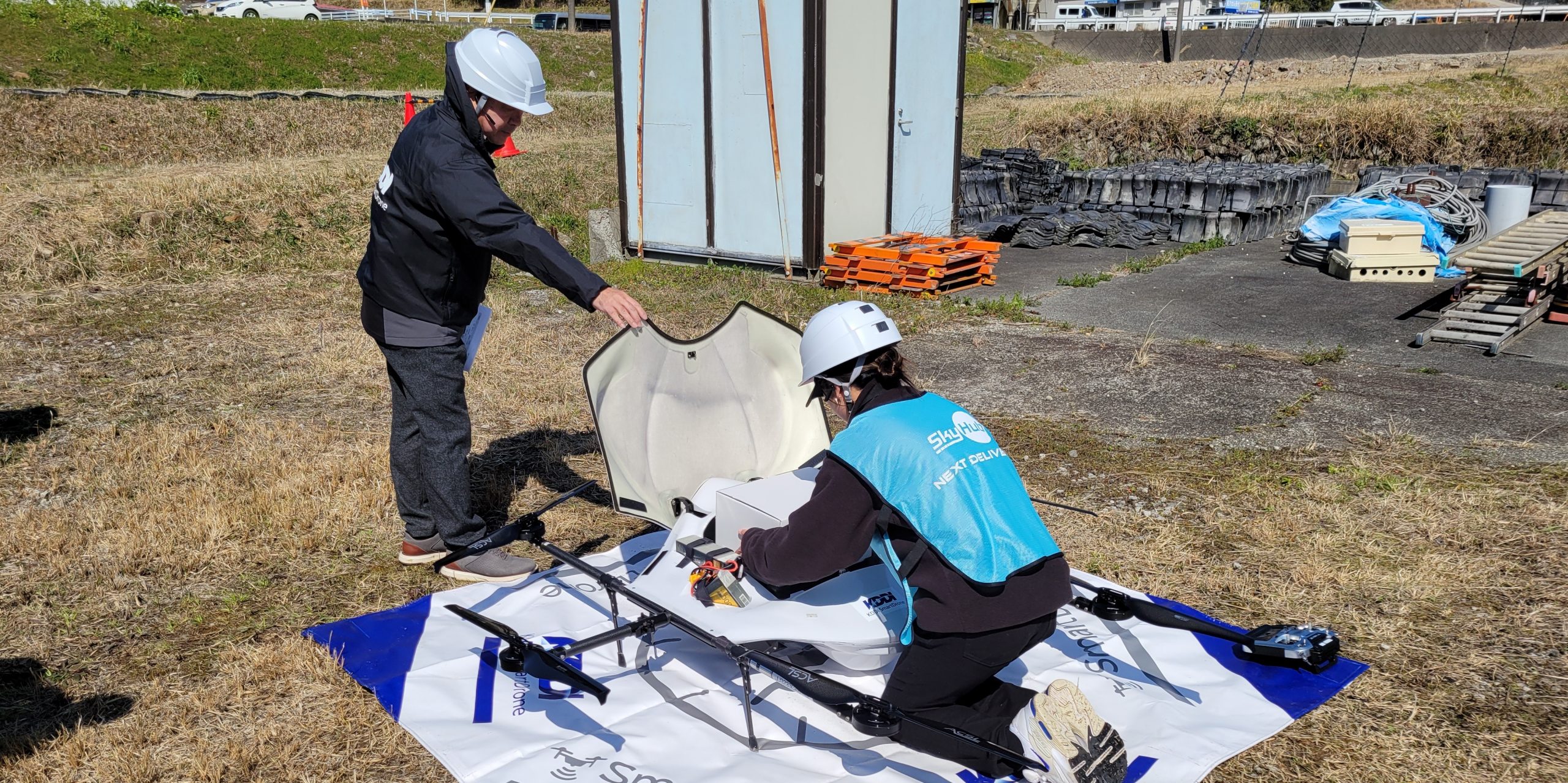 ドローンを活用した物資輸送の試験飛行　積載の様子